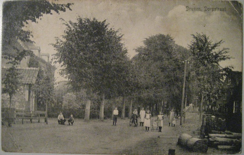 Dorpsstraat Drunen ca. 1910